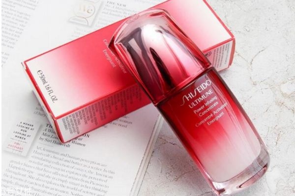 白天可以用精华液吗,白天用不用精华