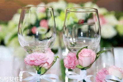 婚宴上座位安排表,请教,婚宴座位要怎么安排? 婚宴上座位安排表,请教,婚宴座位要怎么安排?