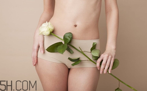 小便发黄有异味是什么原因,小便黄有异味是怎么回事