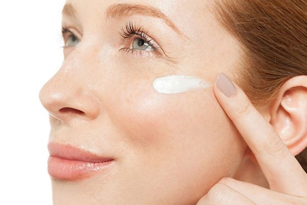 眼霜怎么用才正确方法,眼霜啥时候用效果更好