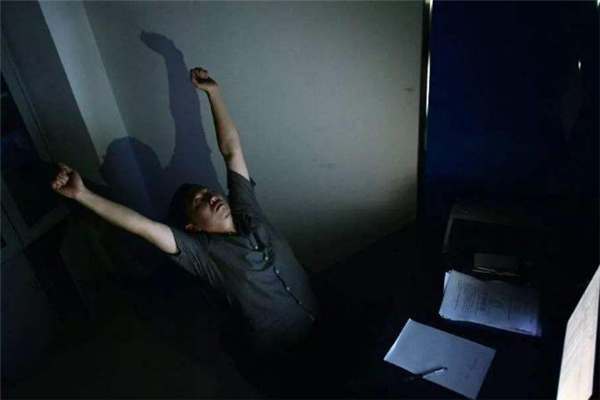 经常熬夜吃什么补品,长期熬夜的人要吃什么比较好呢?