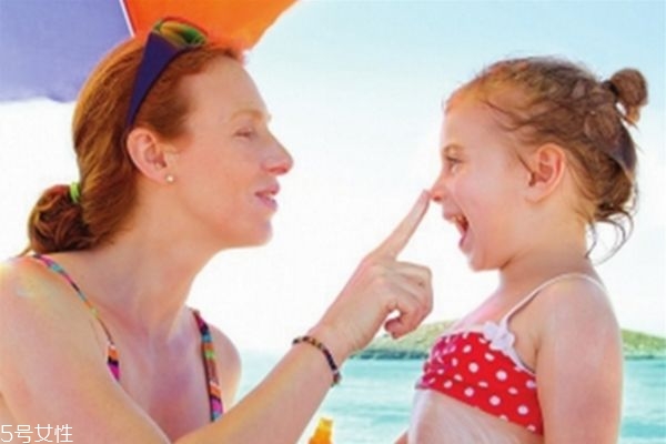 儿童用防晒霜要卸妆吗,儿童涂防晒霜怎么卸掉 儿童用防晒霜要卸妆吗,儿童涂防晒霜怎么卸掉