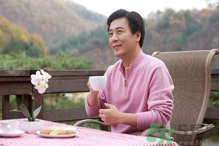 老烟枪是什么,两杆老烟枪