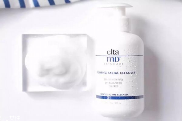 油性皮肤适合用氨基酸洗面奶吗?,油性皮肤适合氨基酸洗面奶还是皂基洗面奶 油性皮肤适合用氨基酸洗面奶吗?,油性皮肤适合氨基酸洗面奶还是皂基洗面奶