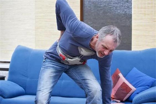 如何判断脊柱是否正常,如何自测脊柱是否正常