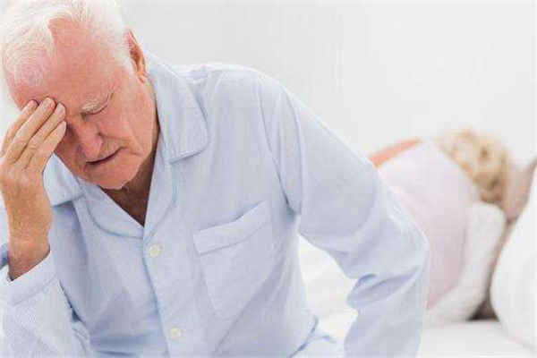 老人总是头晕怎么治疗,老人颈椎病导致头晕怎么治疗