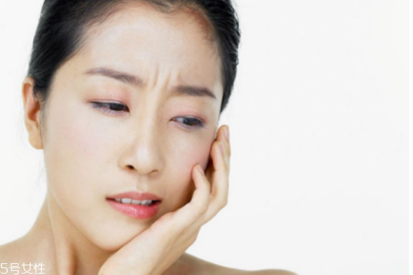 牙龈肿痛用热水敷还是冷水敷,牙龈肿痛冰敷好还是热敷好