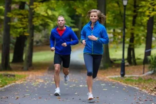 跑步后膝盖疼怎么恢复方法,跑完步以后膝盖疼痛怎么办