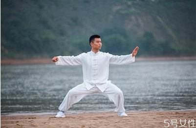 打完太极后头部出汗多,打太极头部出汗多是什么原因