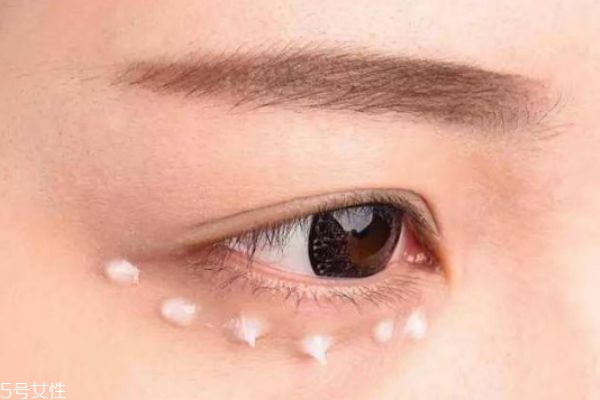 经常熬夜用什么眼霜,熬夜涂眼霜有用吗 经常熬夜用什么眼霜,熬夜涂眼霜有用吗