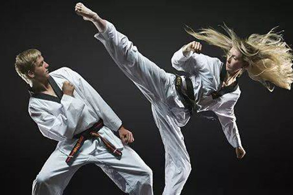 练跆拳道的女生气质,跆拳道可以提升气质吗