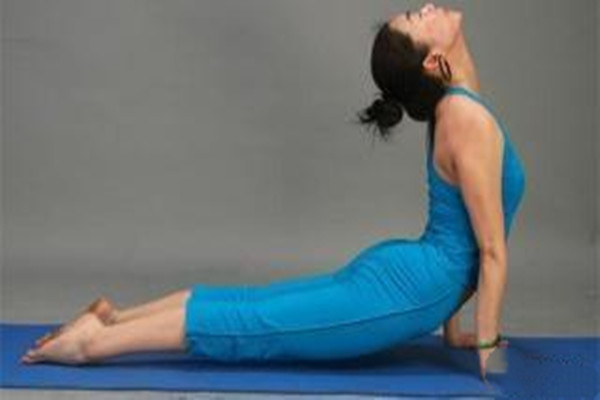 拉伸背部的好处,背部伸展式的功效和作用