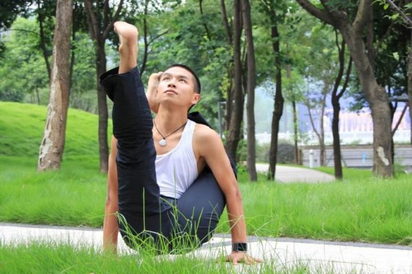 男人练普拉提的好处,男人练普拉提好还是健身好