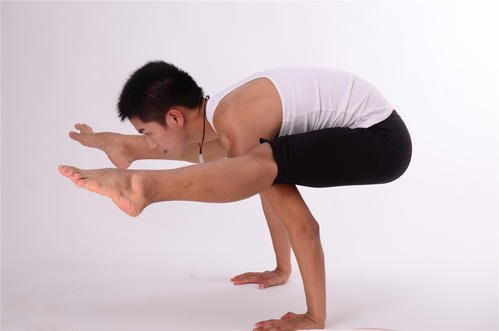 男生怎么练瑜伽,瑜伽男人能练吗 男生怎么练瑜伽,瑜伽男人能练吗