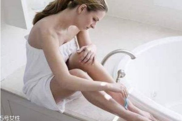 冬天每天洗澡有什么坏处,冬天每天洗澡的好处 冬天每天洗澡有什么坏处,冬天每天洗澡的好处