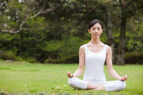 打坐的正确姿势视频教程,打坐的正确姿势和功效