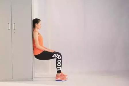 靠墙蹲和马步哪个好,每天靠墙蹲马步有什么好处