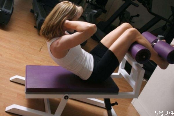 仰卧起坐可以练腹肌吗?,坚持做仰卧起坐可以瘦肚子吗