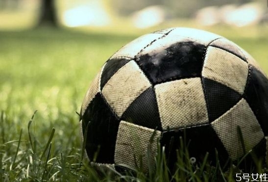 足球场上黄牌红牌意味着什么,足球什么情况下出示红黄牌 足球场上黄牌红牌意味着什么,足球什么情况下出示红黄牌