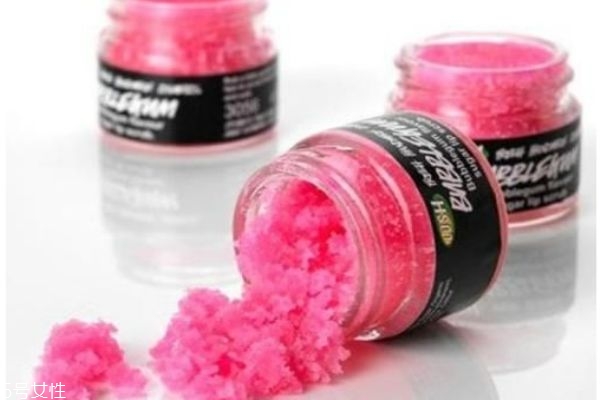 磨砂膏可以用在嘴唇上吗,唇部磨砂膏怎么用 磨砂膏可以用在嘴唇上吗,唇部磨砂膏怎么用