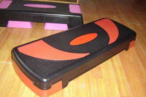 站平衡板的好处,站平衡板锻炼什么