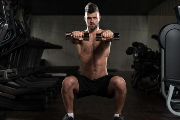 力量训练和有氧训练哪个减肥效果好,力量训练和有氧运动哪个减肥更好