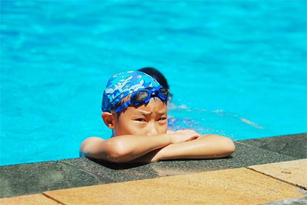 高血压患者能冬泳吗?,高血压能不能冬泳 高血压患者能冬泳吗?,高血压能不能冬泳