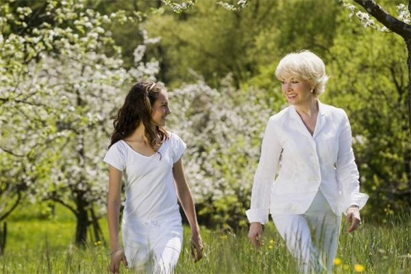 伊丽莎白雅顿复合面霜,雅诗兰黛面霜怎么用 伊丽莎白雅顿复合面霜,雅诗兰黛面霜怎么用