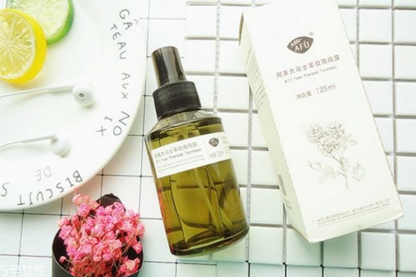 纯露的作用和功效,玫瑰纯露的作用