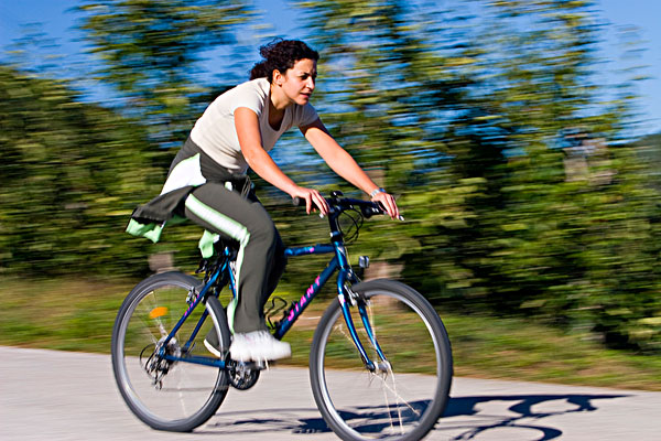 骑自行车伤膝盖吗?,骑自行车锻炼身体伤膝关节吗 骑自行车伤膝盖吗?,骑自行车锻炼身体伤膝关节吗