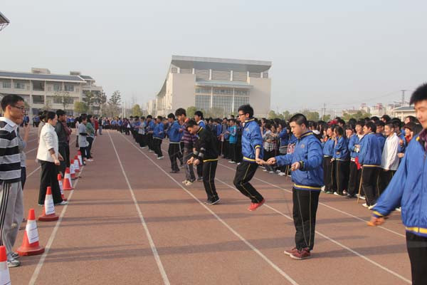 跳绳对地面的要求,跳绳时地面要