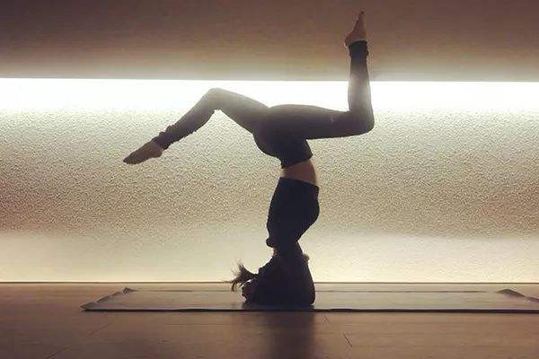 情侣瑜伽有哪些动作,双人瑜伽情侣