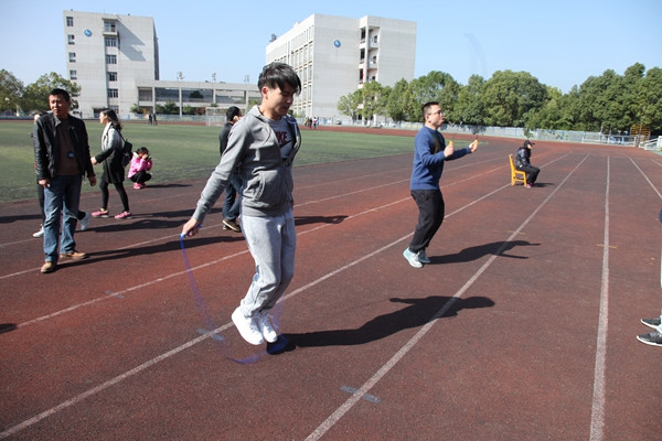 跳绳的心率是多少,跳绳运动心率多少算正常范围