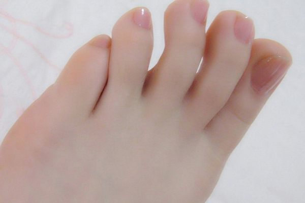 告别足部干裂脚后跟皲裂口修护滋润膏护足霜,足部皮肤干裂怎么办