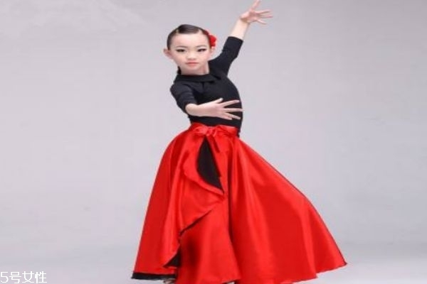 肚皮舞和拉丁舞有什么区别,拉丁舞和肚皮舞的区别 肚皮舞和拉丁舞有什么区别,拉丁舞和肚皮舞的区别