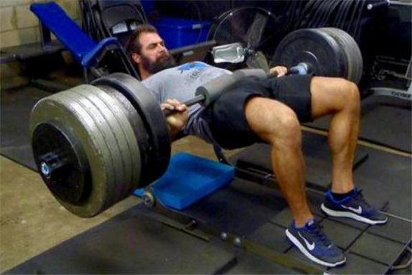 杠铃臀冲的标准动作,用杠铃怎么练臀
