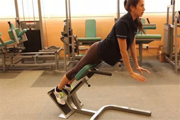 山羊挺身练哪部分肌肉,女性练山羊挺身的好处