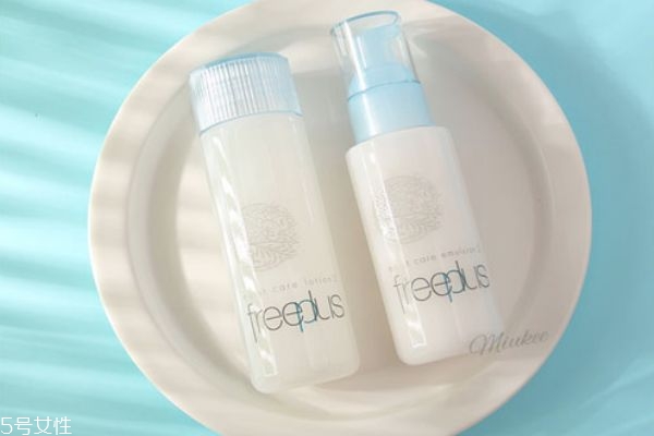 芙丽芳丝水乳含酒精吗?,芙丽芳丝的水乳里面含酒精吗