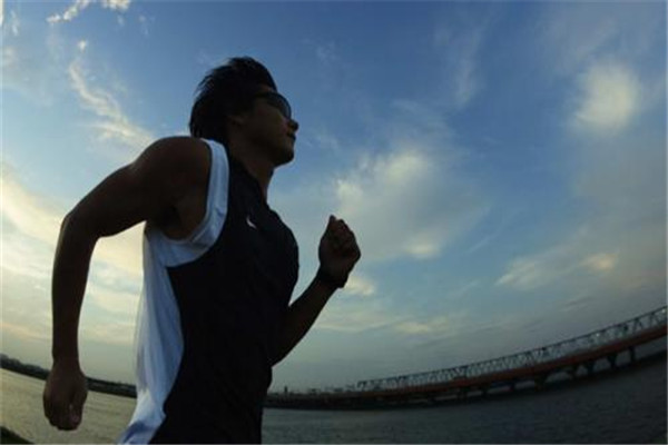 跑步怎样瘦腿,跑完步怎么瘦腿