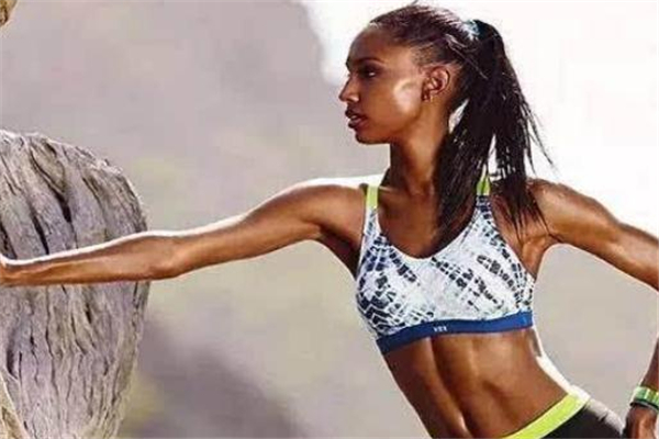 三角肌放松方法,女生消除三角肌的动作