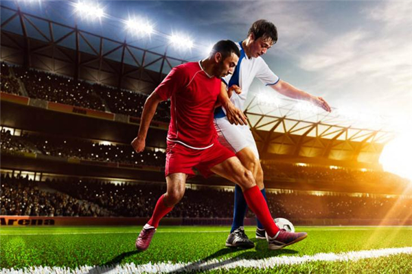 踢足球是用脚尖踢吗?,踢足球是用脚尖踢还是哪里踢