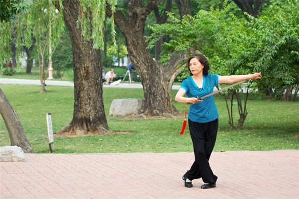 锻炼的最佳时间段,锻炼的最佳时间是早上还是晚上