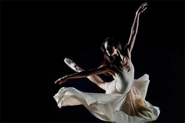 芭蕾舞的手位有几个,芭蕾舞有几个手位几个脚位