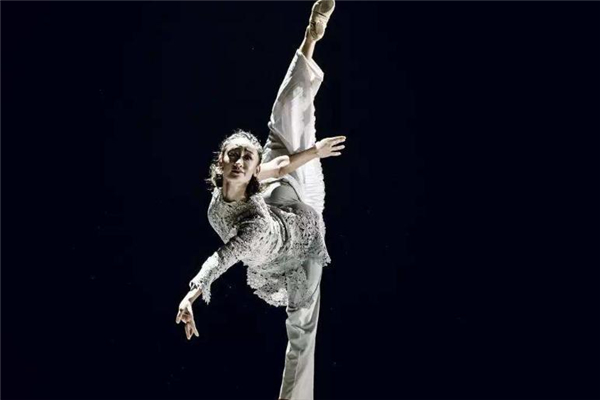 中国舞男孩子学好吗,男孩学中国舞好不好