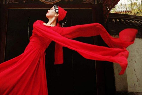 古典舞怎么跳不僵硬,跳古典舞身体僵硬怎么办