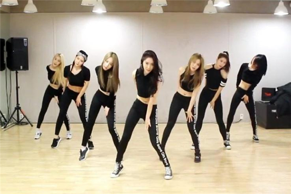 怎么避免跳爵士舞腿粗,爵士舞会让腿变粗吗