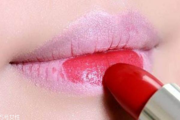 为什么嘴唇总是很干燥,嘴唇干燥是什么问题