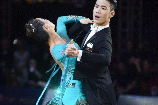 拉丁舞和肚皮舞哪个好学,拉丁舞和肚皮舞哪个好看 拉丁舞和肚皮舞哪个好学,拉丁舞和肚皮舞哪个好看