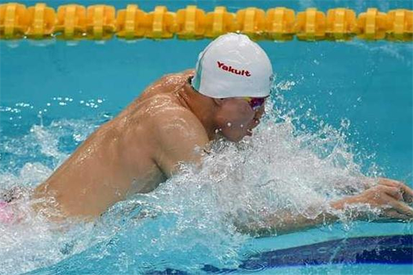 蛙泳瘦腿效果好吗,蛙泳能瘦腿吗