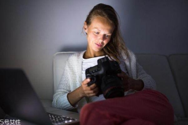 熬夜敷面膜有用吗,熬夜的人可以天天敷面膜吗 熬夜敷面膜有用吗,熬夜的人可以天天敷面膜吗